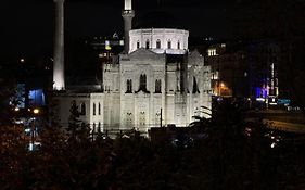 Aram Edessa Hotel